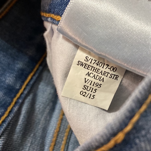 Old Navy Sweetheart Straight Leg Jeans - Picture 9 of 9